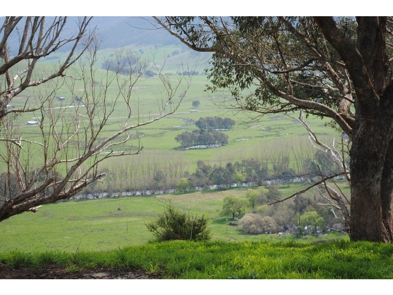 33 Mullagong Lane, Upper Gundowring VIC 3691