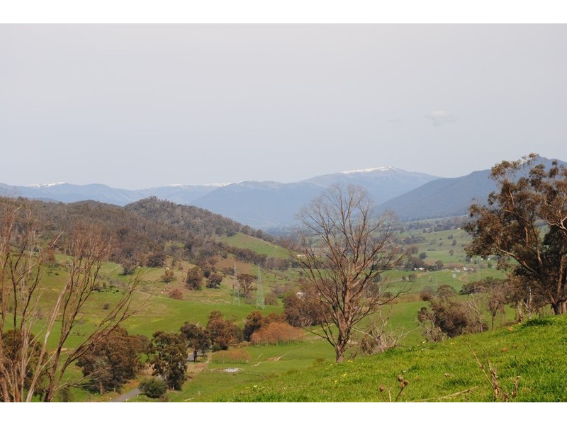 33 Mullagong Lane, Upper Gundowring VIC 3691