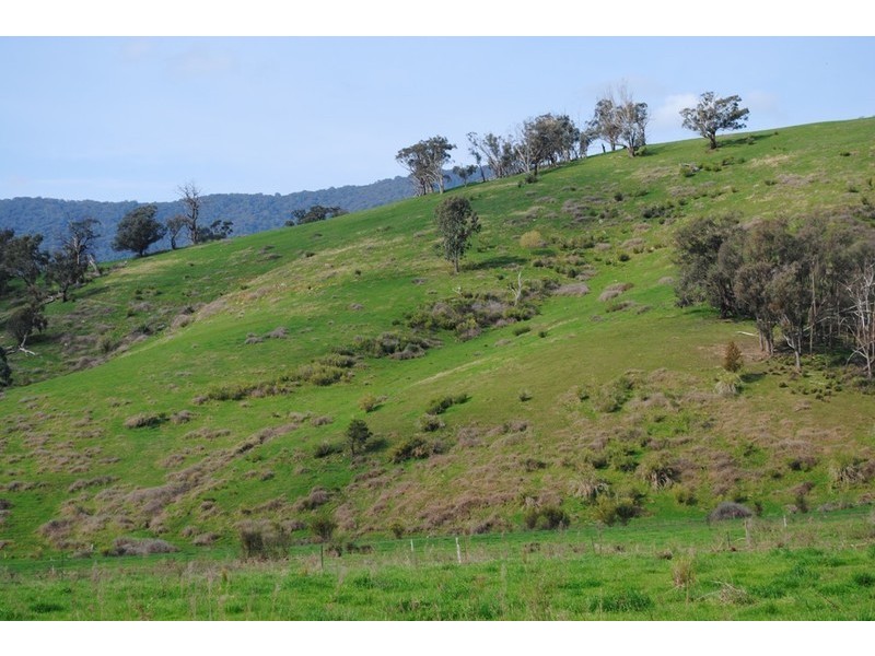 33 Mullagong Lane, Upper Gundowring VIC 3691