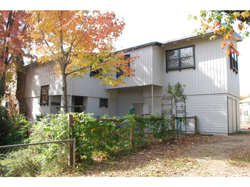 11 Delany Ave, Bright VIC 3741