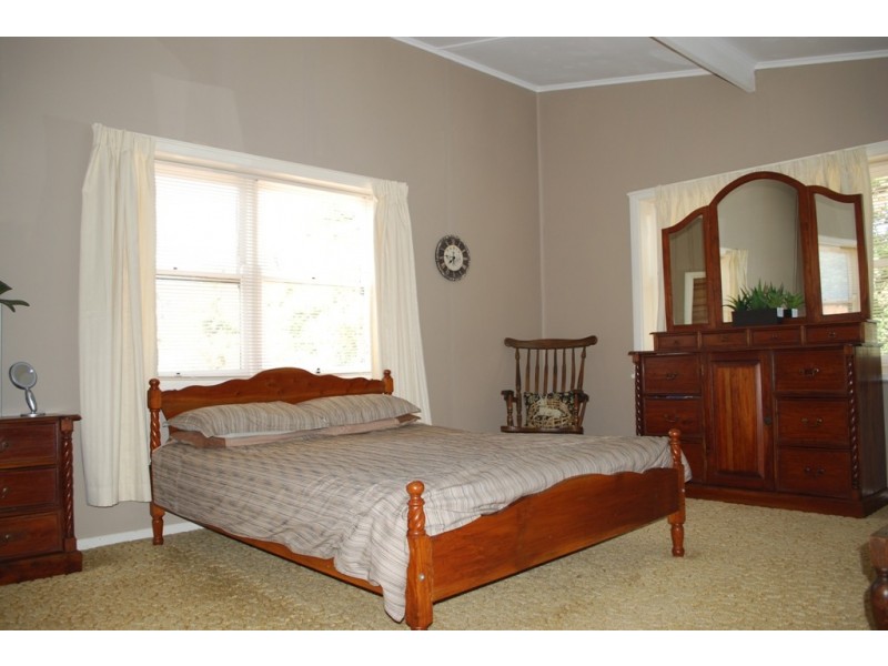 11 Delany Ave, Bright VIC 3741