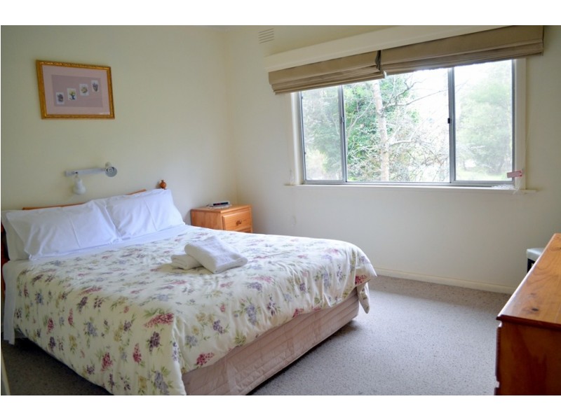 1A Riverside Ave, Bright VIC 3741