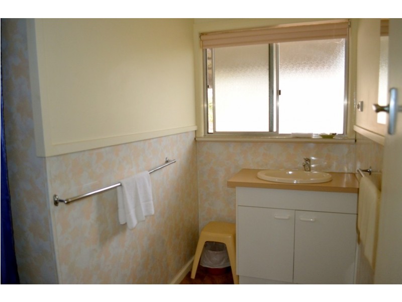 1A Riverside Ave, Bright VIC 3741