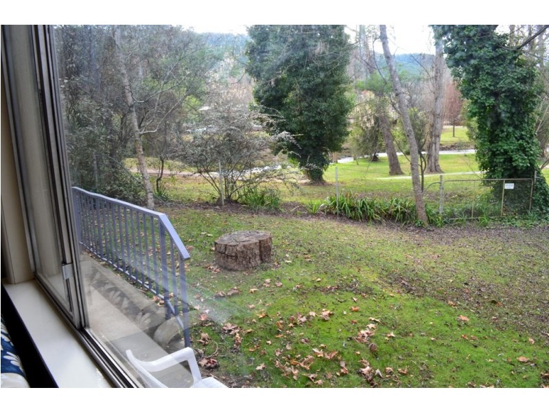 1A Riverside Ave, Bright VIC 3741