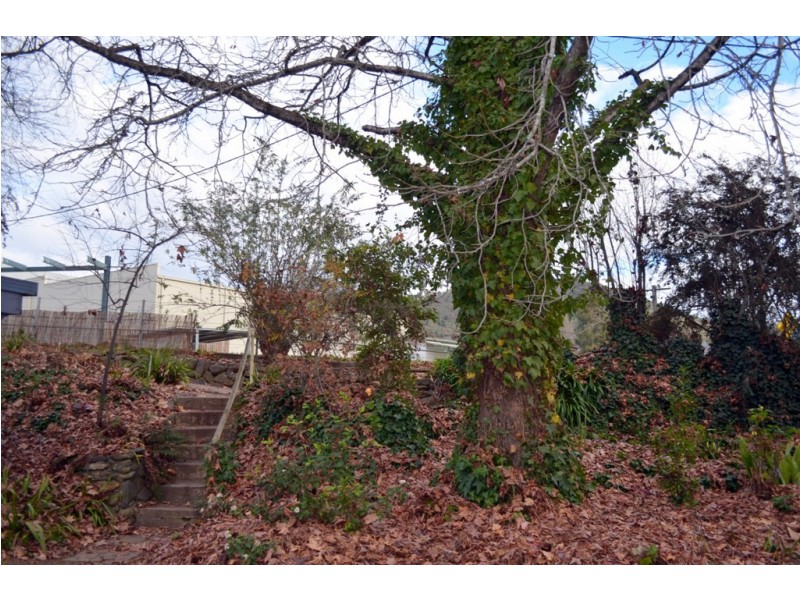 1 A Riverside Ave, Bright VIC 3741