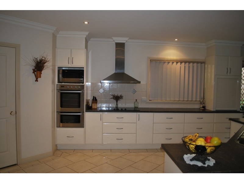 7 Rebecca Drive, Bright VIC 3741