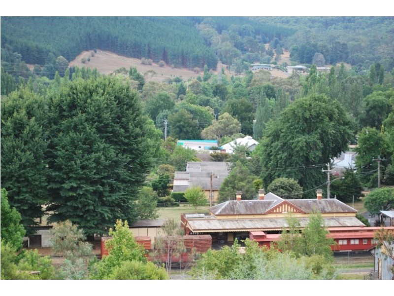 7 Rebecca Drive, Bright VIC 3741