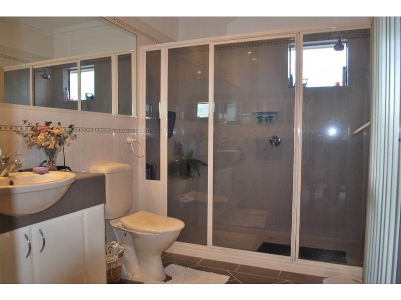 7 Rebecca Drive, Bright VIC 3741