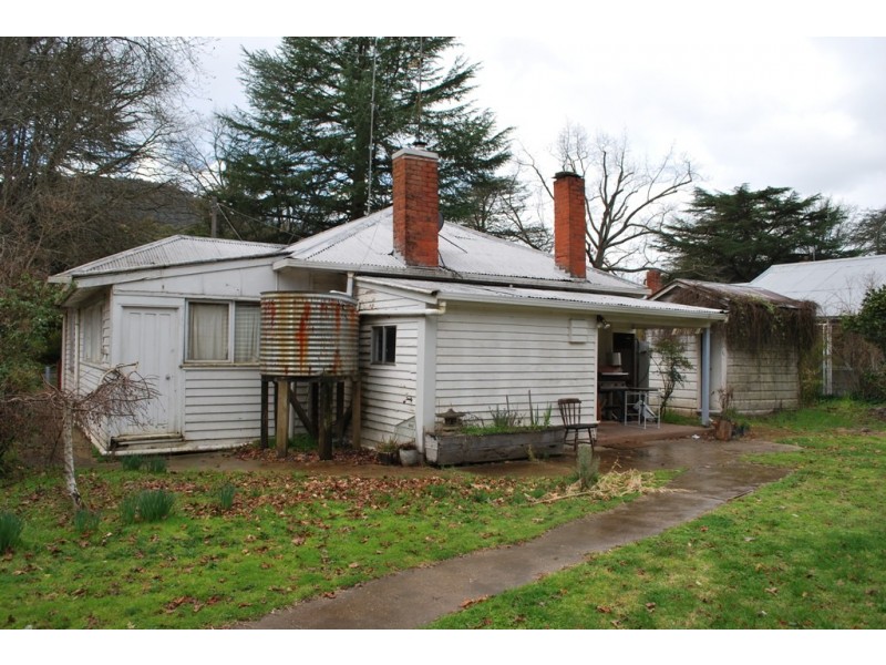 42 Delany Avenue, Bright VIC 3741