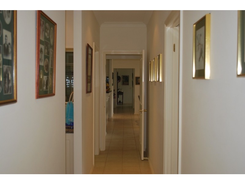 15 Walnut Grove, Bright VIC 3741