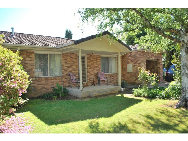 23 Delany Avenue, Bright VIC 3741