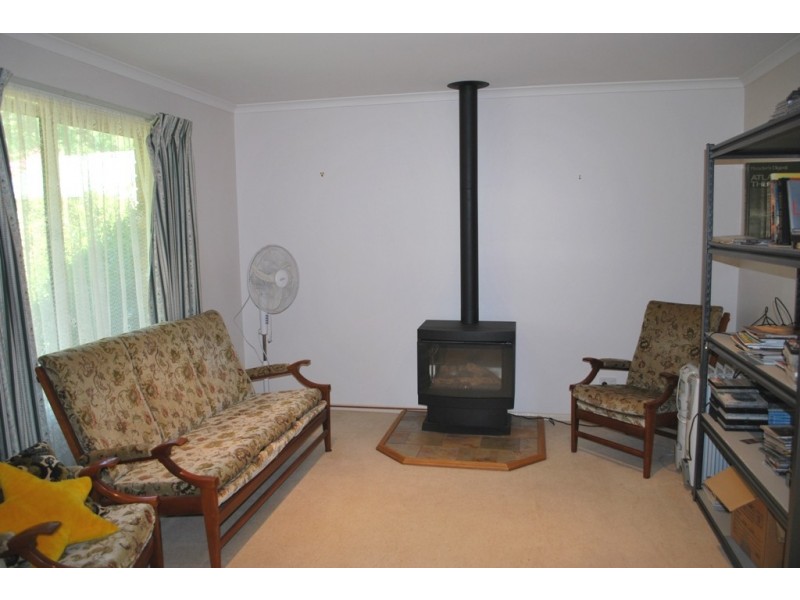 23 Delany Avenue, Bright VIC 3741