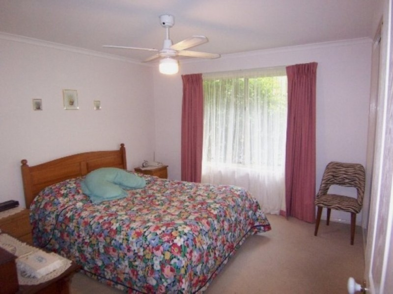 23 Delany Avenue, Bright VIC 3741