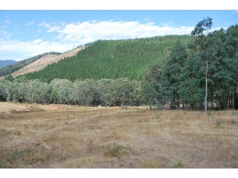 1 Bakers Gully Road, Bright VIC 3741