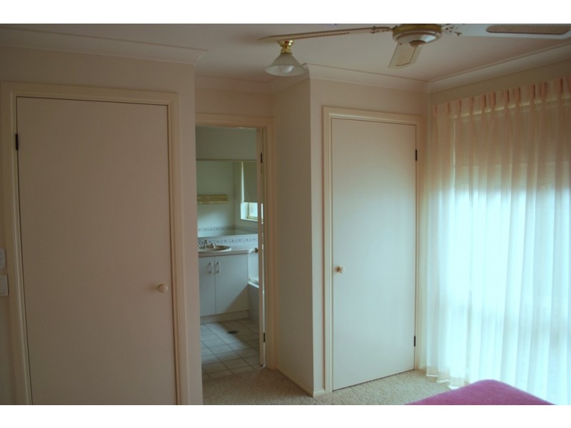 9 Alrima Court, Bright VIC 3741