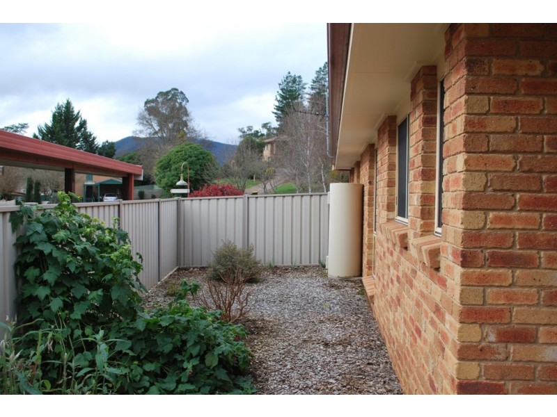 9 Alrima Court, Bright VIC 3741