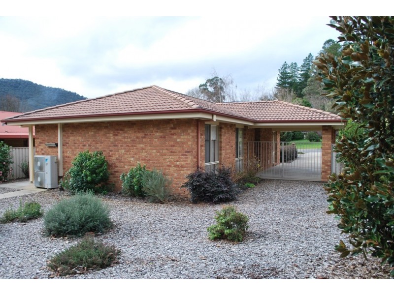 9 Alrima Court, Bright VIC 3741
