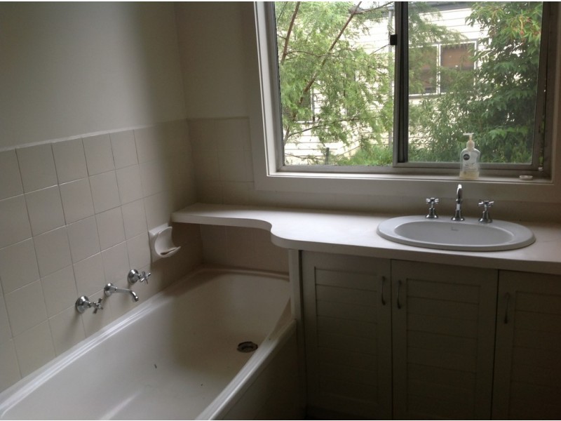 76 Delany Ave, Bright VIC 3741