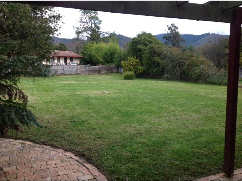 76 Delany Ave, Bright VIC 3741