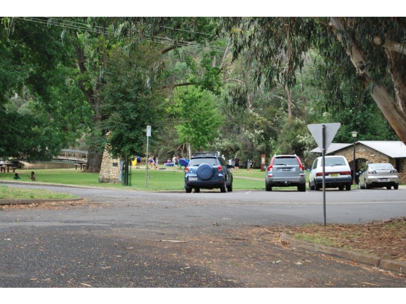 2 Delany Avenue, Bright VIC 3741