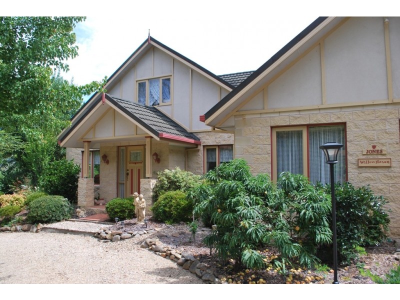 21 Mount Porepunkah Road, Bright VIC 3741