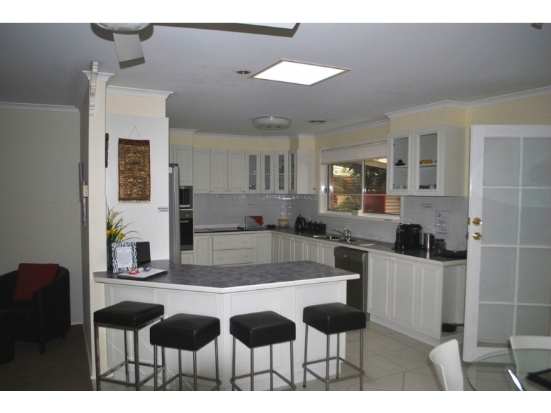 8 Wood Street, Bright VIC 3741