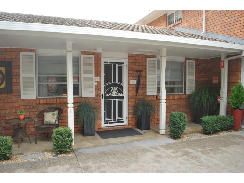 8 Wood Street, Bright VIC 3741