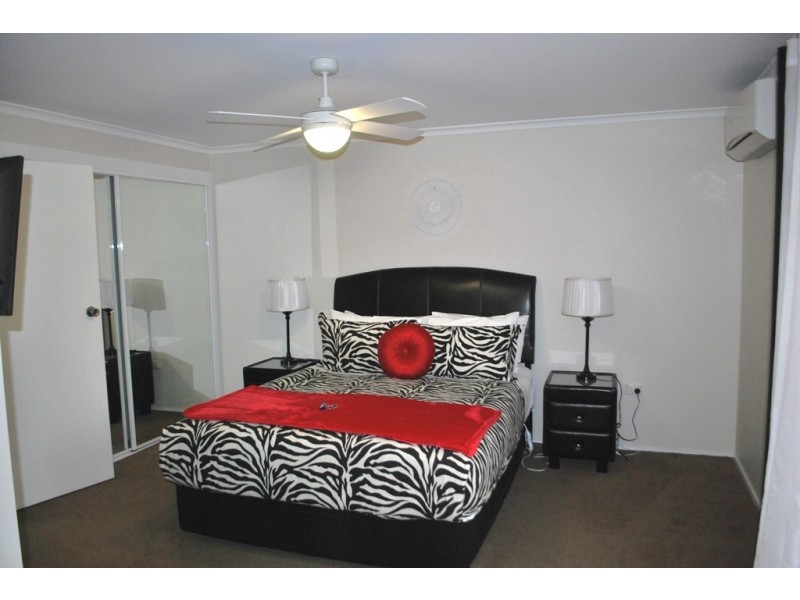 8 Wood Street, Bright VIC 3741