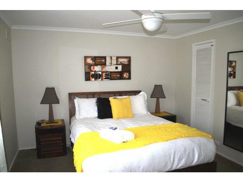 8 Wood Street, Bright VIC 3741