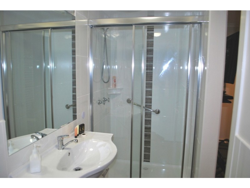 8 Wood Street, Bright VIC 3741