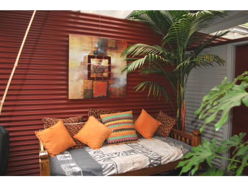 8 Wood Street, Bright VIC 3741