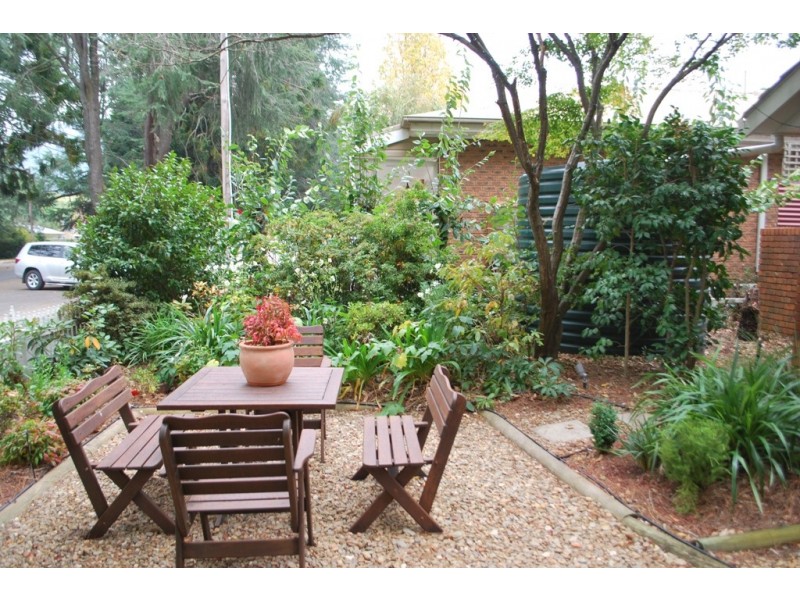 8 Wood Street, Bright VIC 3741