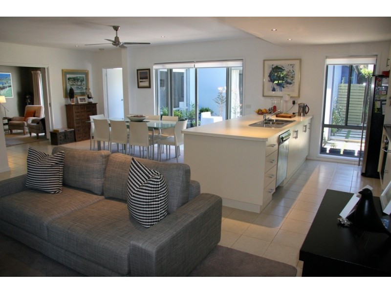 10 Kilfinan Crescent, Bright VIC 3741