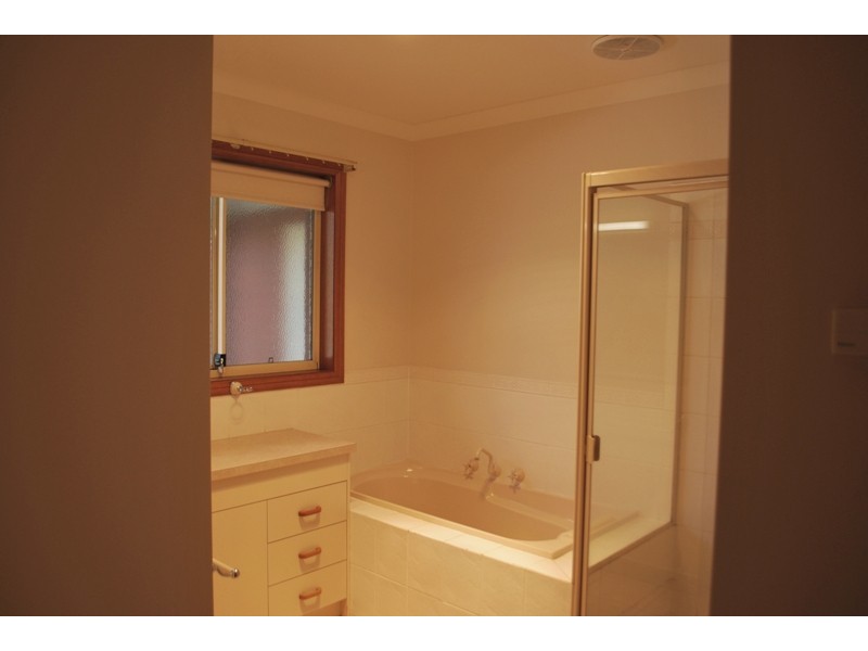 Unit 2, 11 Toorak Avenue, Bright VIC 3741