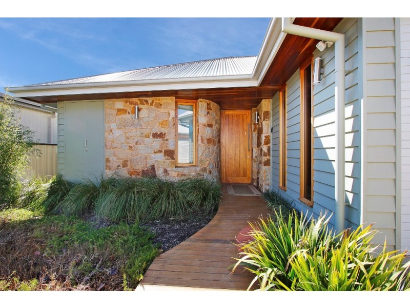 8B Station Street, Bright VIC 3741