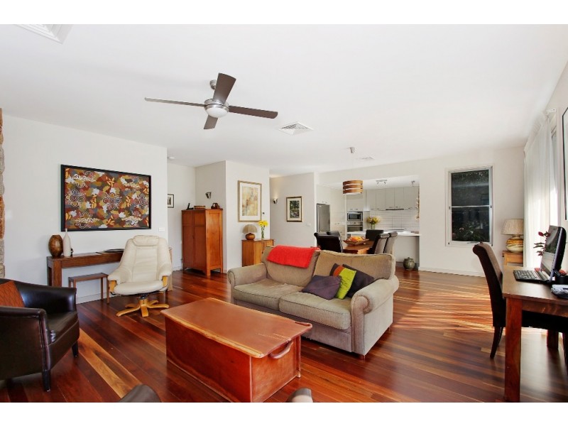 8B Station Street, Bright VIC 3741