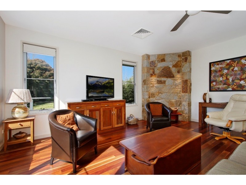 8B Station Street, Bright VIC 3741