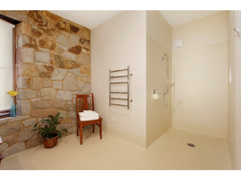 8B Station Street, Bright VIC 3741