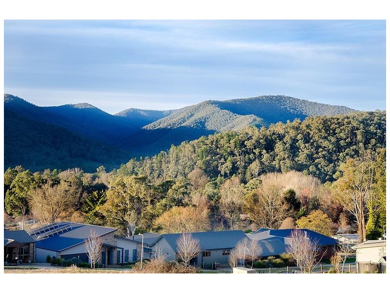 4 Leader Reef Drive, Bright VIC 3741