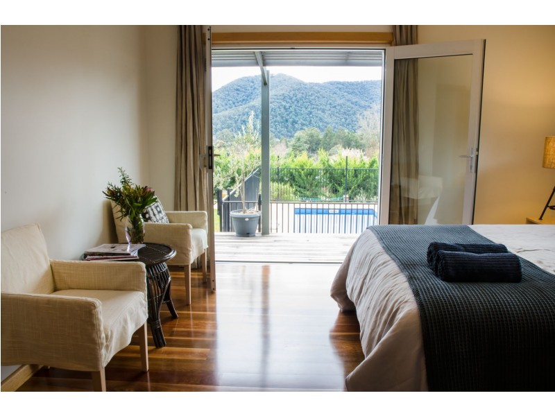 4 Leader Reef Drive, Bright VIC 3741