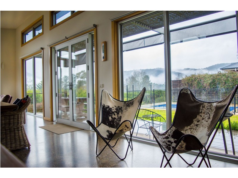 4 Leader Reef Drive, Bright VIC 3741