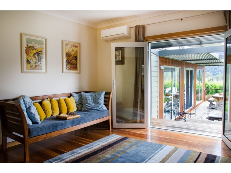 4 Leader Reef Drive, Bright VIC 3741