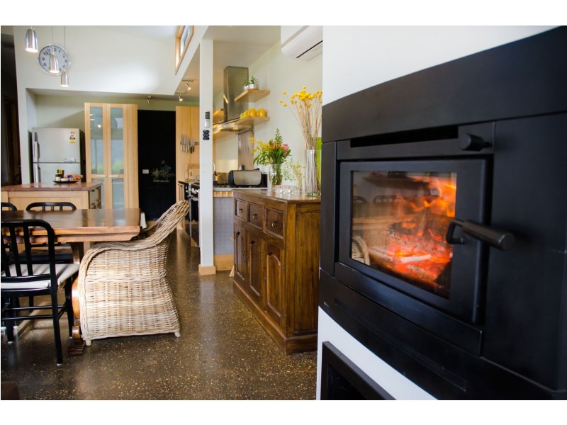 4 Leader Reef Drive, Bright VIC 3741