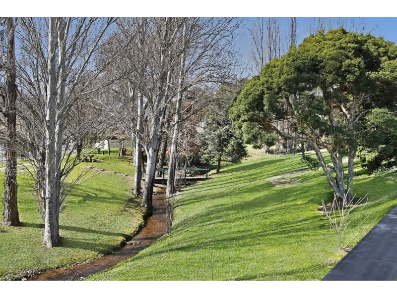 8 C Station Street, Bright VIC 3741