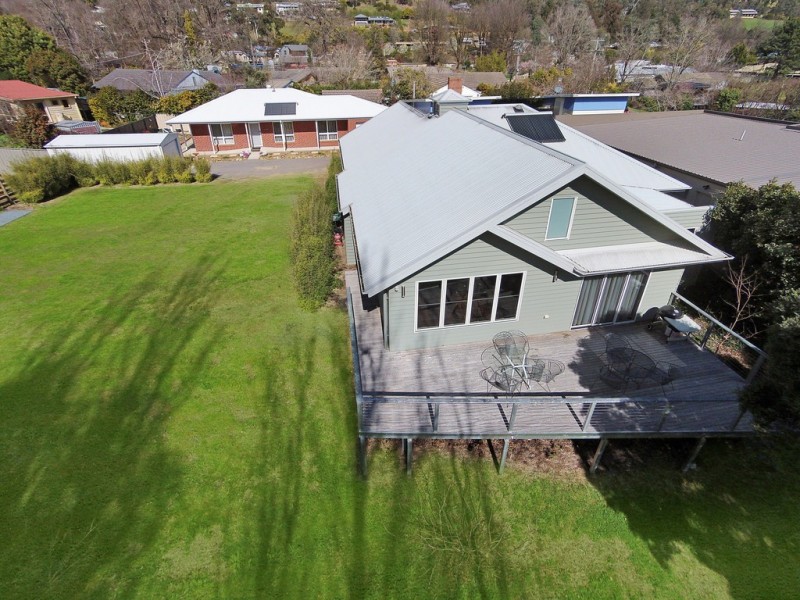 8 C Station Street, Bright VIC 3741