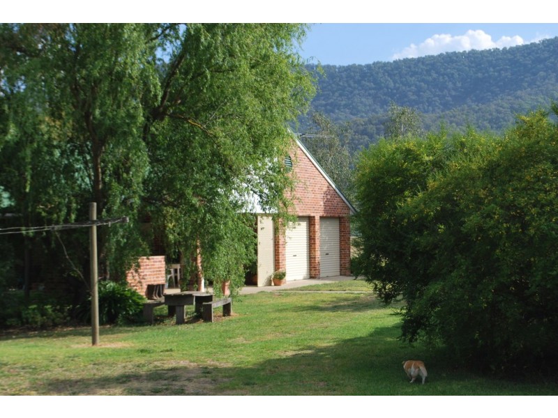 5952 Great Alpine Road, Eurobin VIC 3739