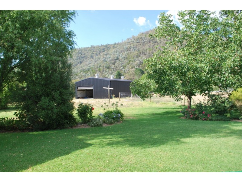 5952 Great Alpine Road, Eurobin VIC 3739