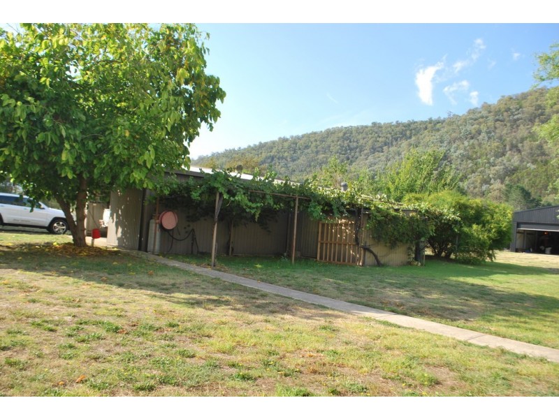 5952 Great Alpine Road, Eurobin VIC 3739