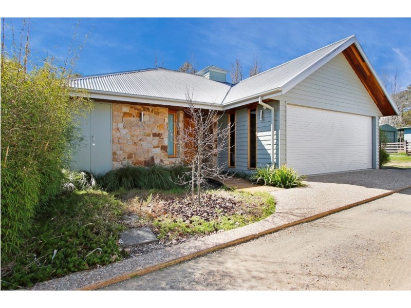 8B Station Street, Bright VIC 3741