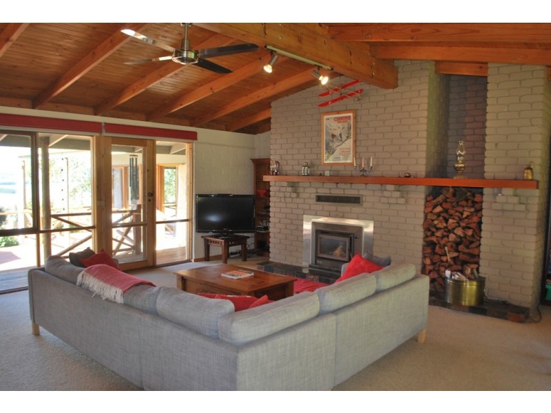 997 Carrolls Road, Rosewhite VIC 3737